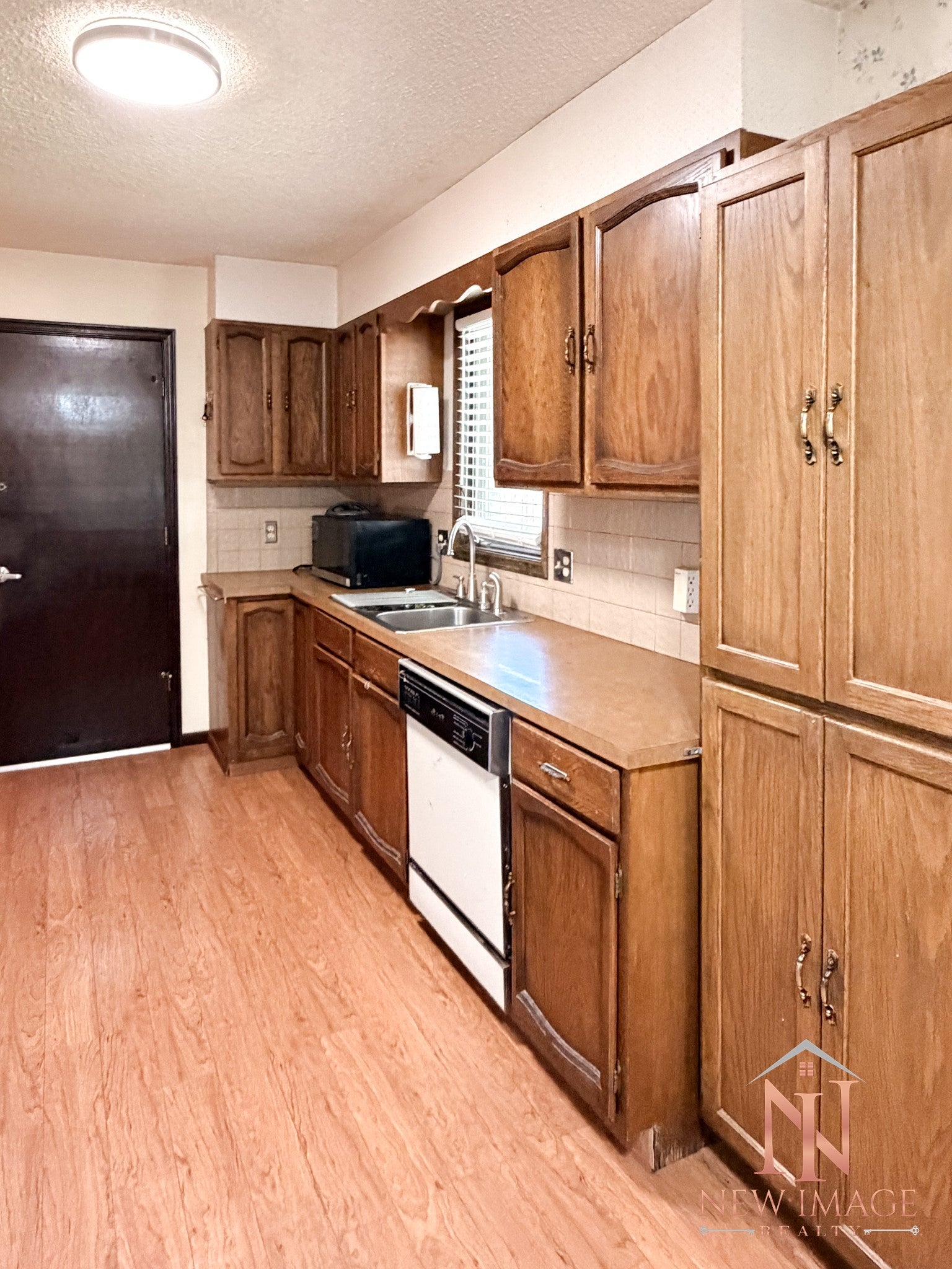 1708 Labrador Boulevard Garden City, KS 67846 - Photo 8 of 27 Gallery Image 8
