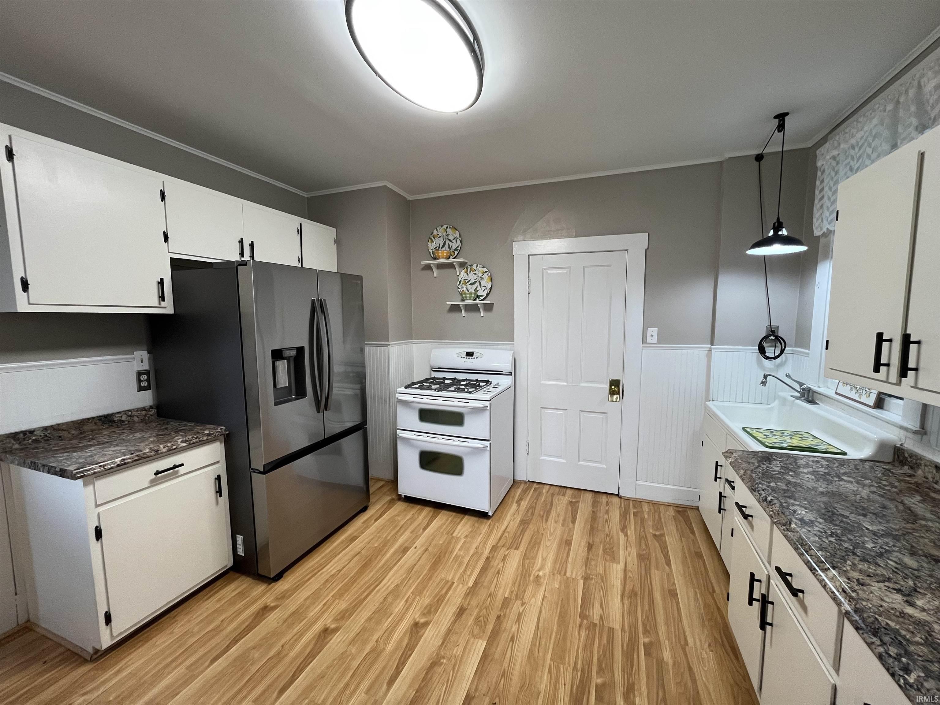 75 West 2nd Street Peru, IN 46970 - Photo 4 of 34