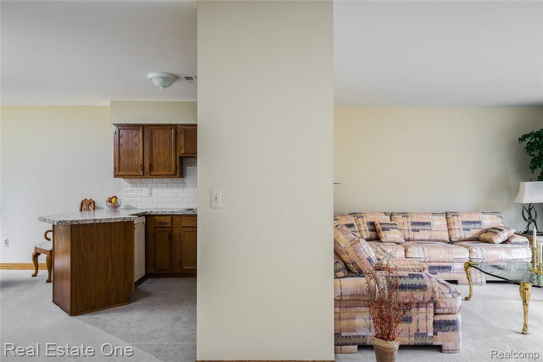 2379 Rochelle Park Drive Rochester, MI 48309 - Photo 7 of 24 2379 Rochelle Park Drive, Rochester Hills MI, Koteles, 03-27-17-955-Edit.jpg