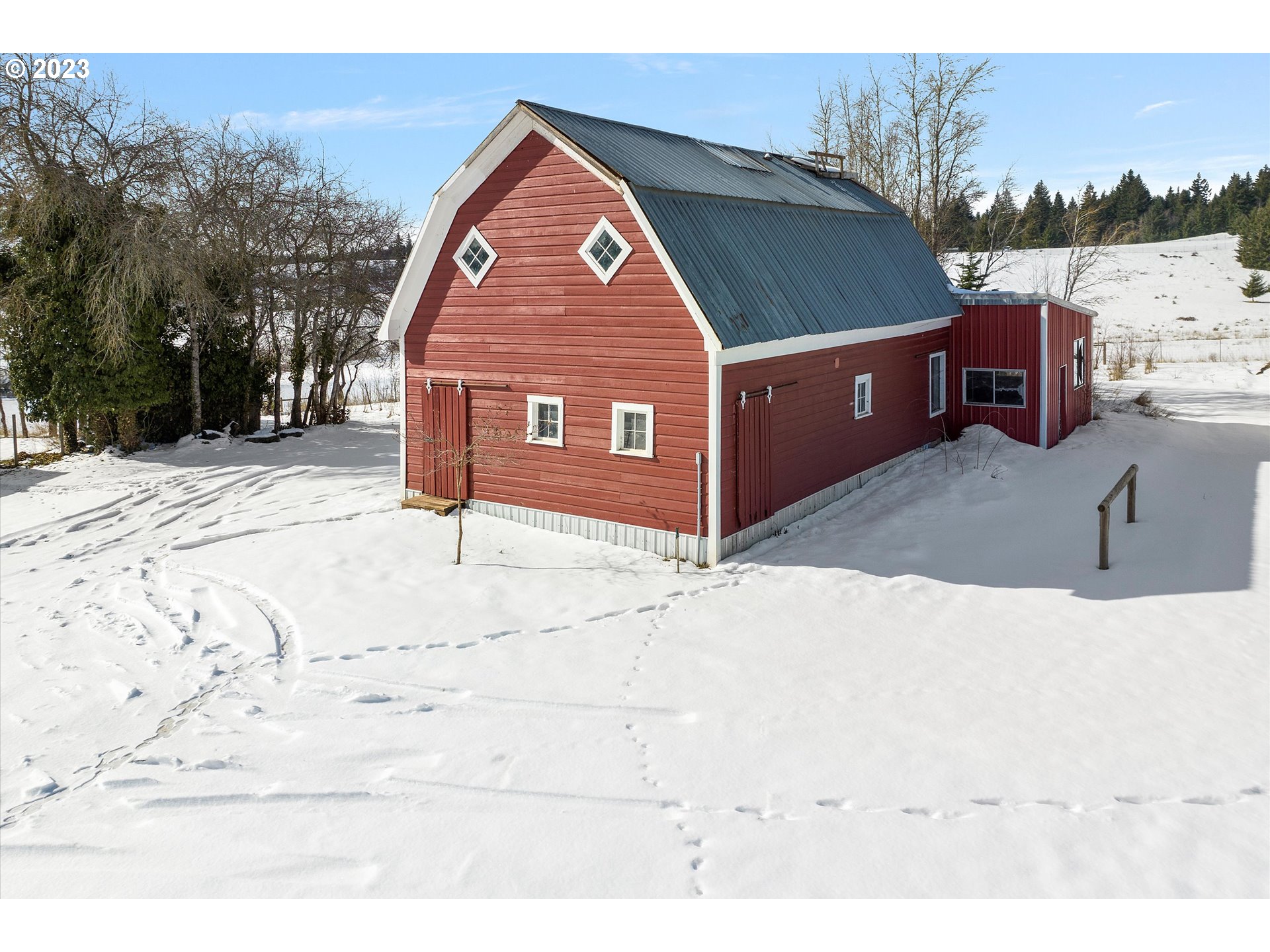 15 Pyatt Road White Salmon, WA 98672 - Photo 2 of 32 Barn