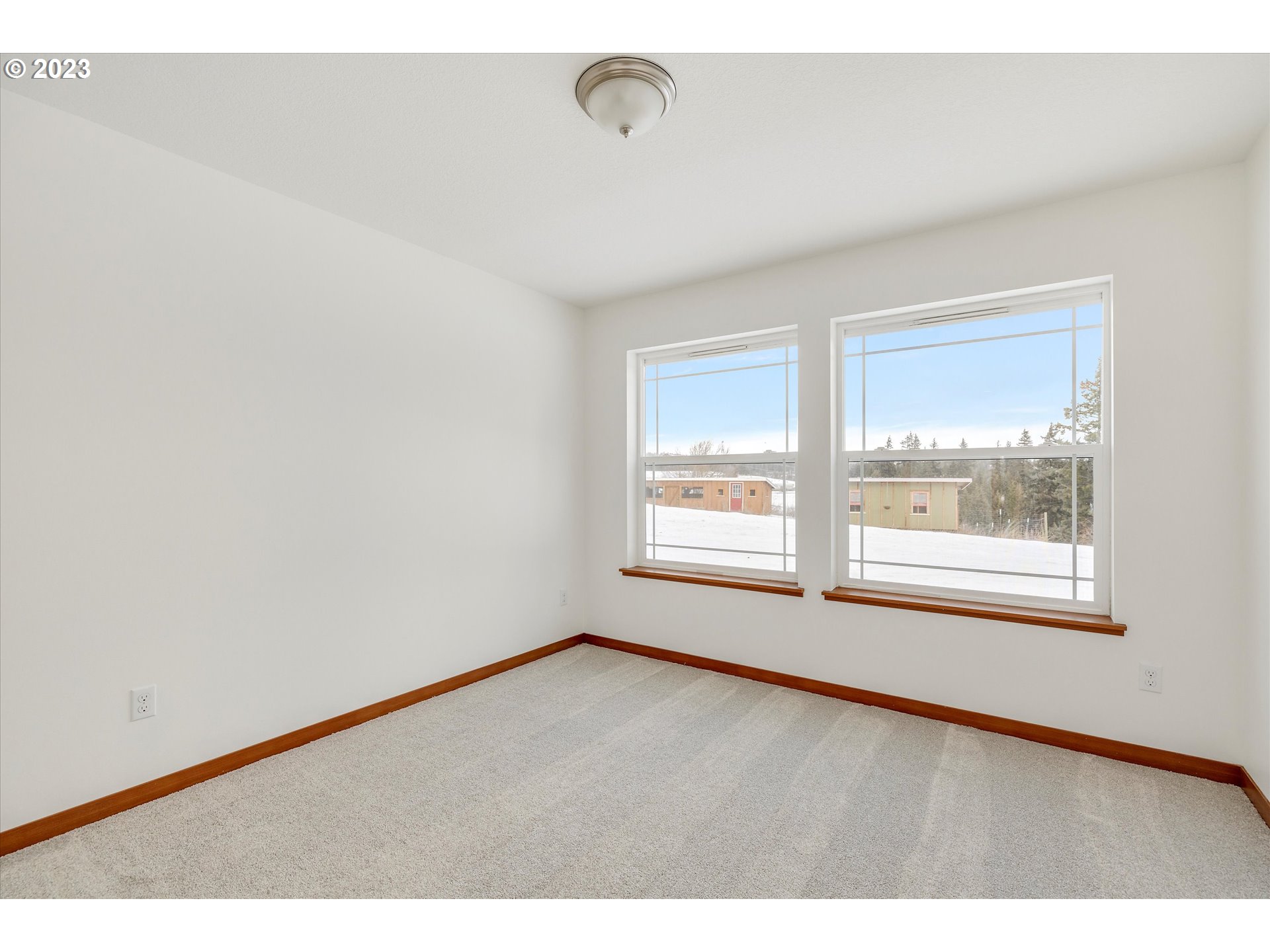 15 Pyatt Road White Salmon, WA 98672 - Photo 22 of 32 Bedroom