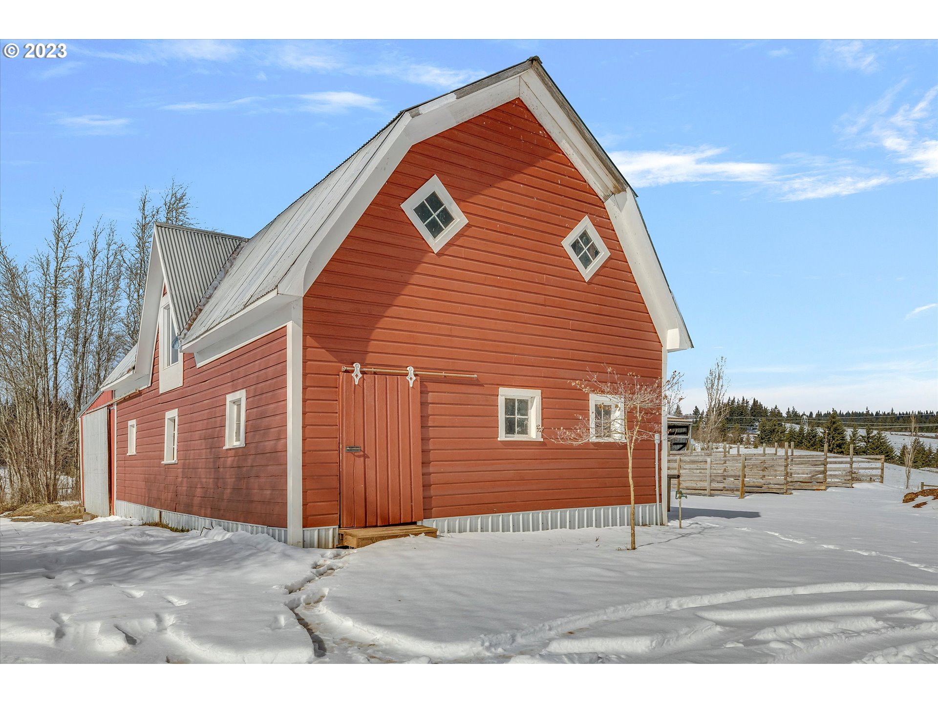 15 Pyatt Road White Salmon, WA 98672 - Photo 26 of 32 Barn