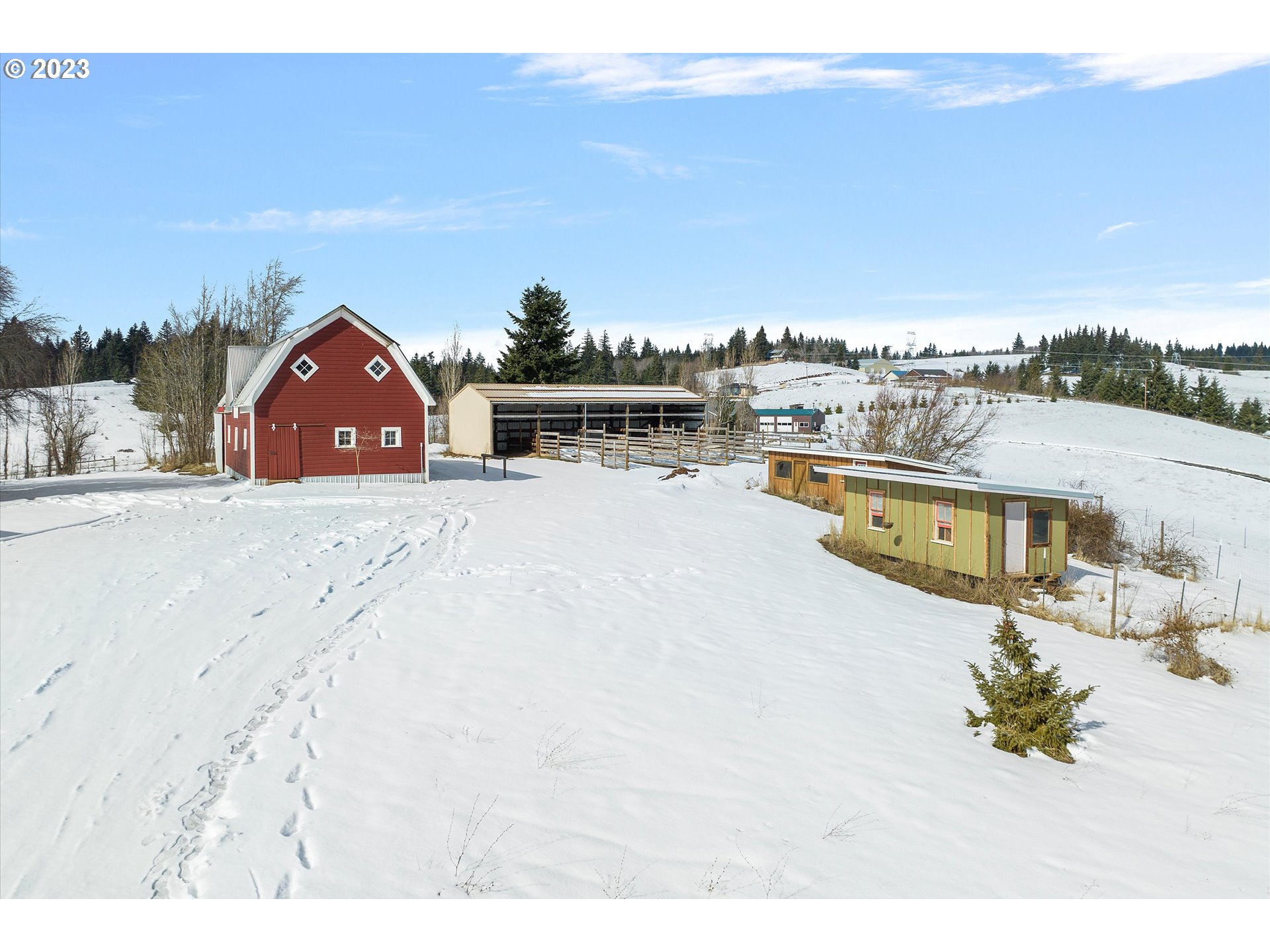 15 Pyatt Road White Salmon, WA 98672 - Photo 3 of 32 Barn