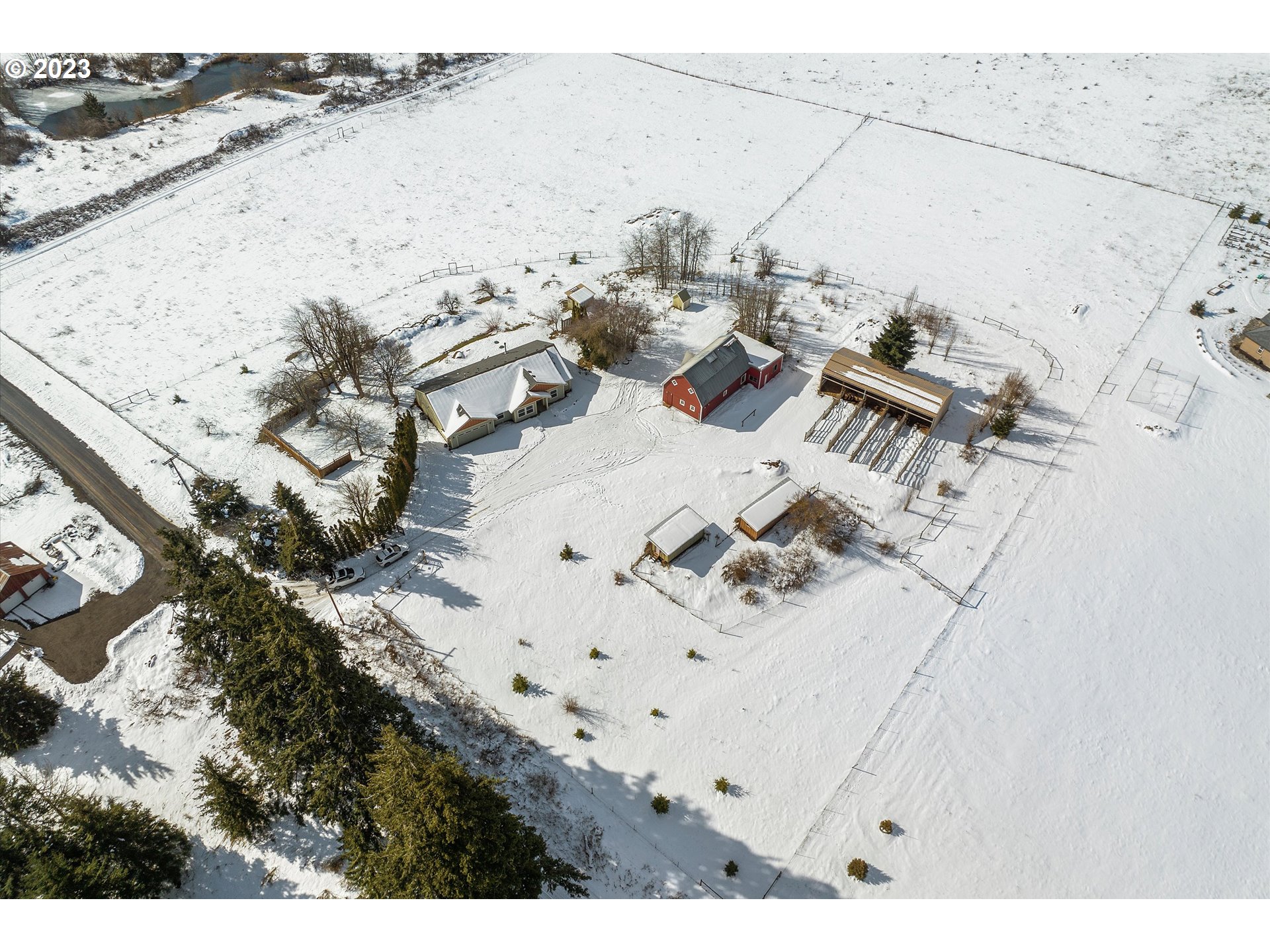 15 Pyatt Road White Salmon, WA 98672 - Photo 31 of 32 Drone View/UAV