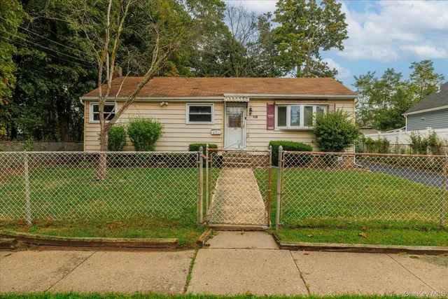 $589,000 | 118 Coolidge Avenue, Amityville, NY 11701