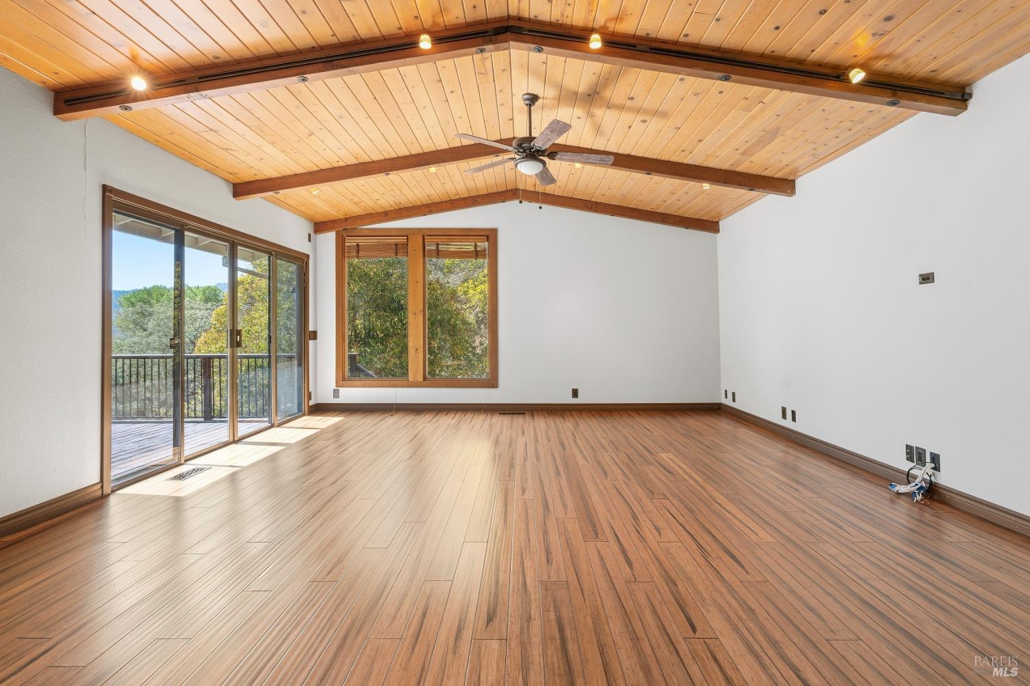 888 Watson Road Ukiah, CA 95482 - Photo 6 of 40 Gallery Image 6