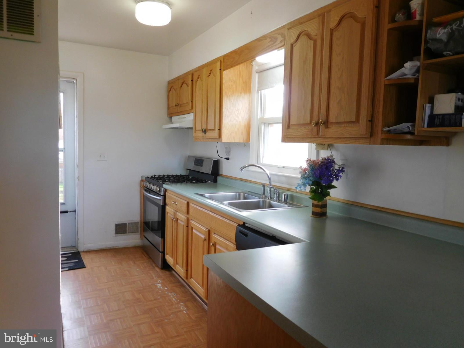 7557 Alleghany Road Manassas, VA 20111 - Photo 3 of 5 Kitchen
