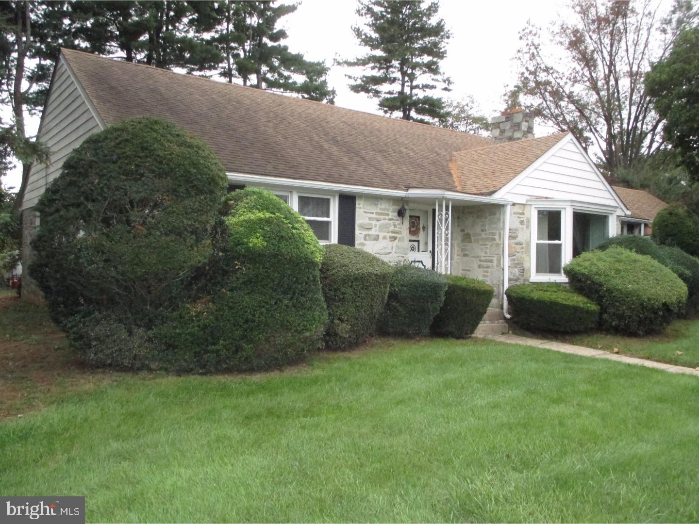484 Leonard Road Huntingdon Valley, PA 19006 - Photo 2 of 25 Gallery Image 2