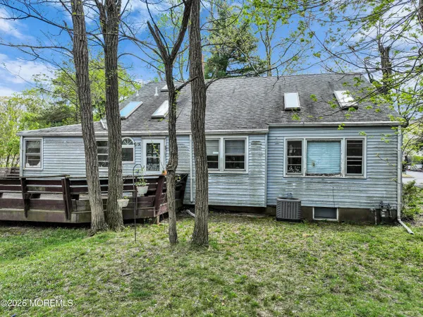 $945,000 | 29 Barbara Lane, Oakhurst, NJ 07755