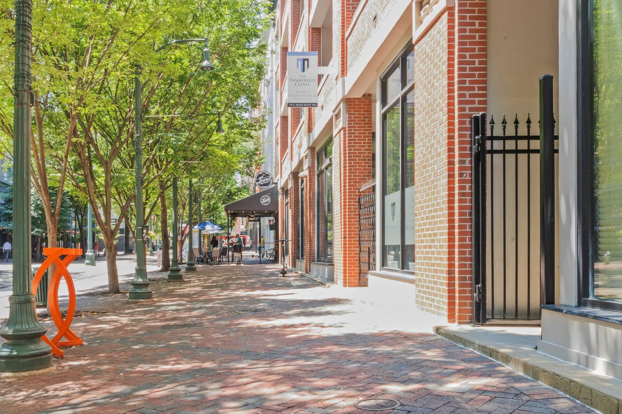 95 South Main Street, Unit 101 Memphis, TN 38103 - Photo 2 of 26 a view of a pathway of a building