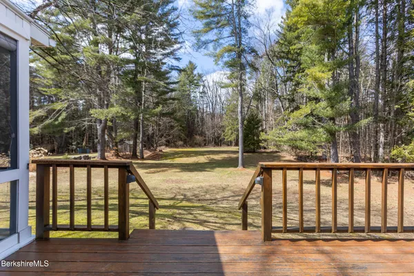 $399,000 | 156 East New Lenox Road, Pittsfield, MA 01201