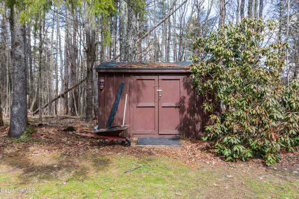 $399,000 | 156 East New Lenox Road, Pittsfield, MA 01201