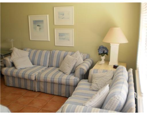 917 Bucida Road, Unit 4 Delray Beach, FL 33483 - Photo 3 of 6 Additional Photo