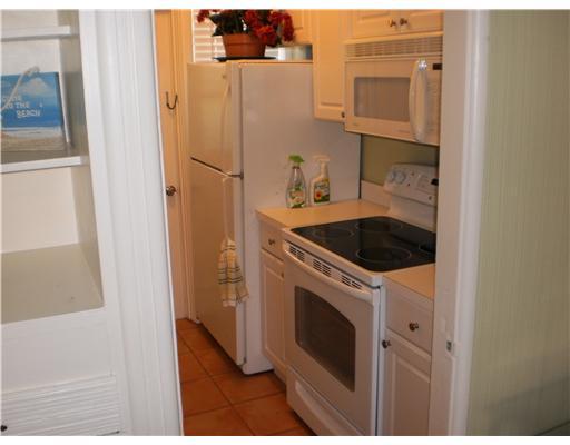 917 Bucida Road, Unit 4 Delray Beach, FL 33483 - Photo 4 of 6 Additional Photo