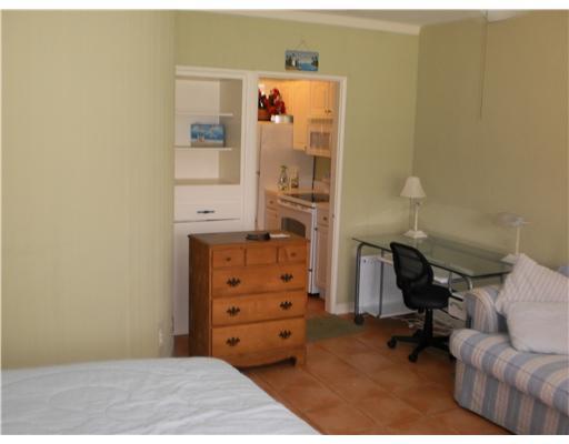 917 Bucida Road, Unit 4 Delray Beach, FL 33483 - Photo 5 of 6 Additional Photo