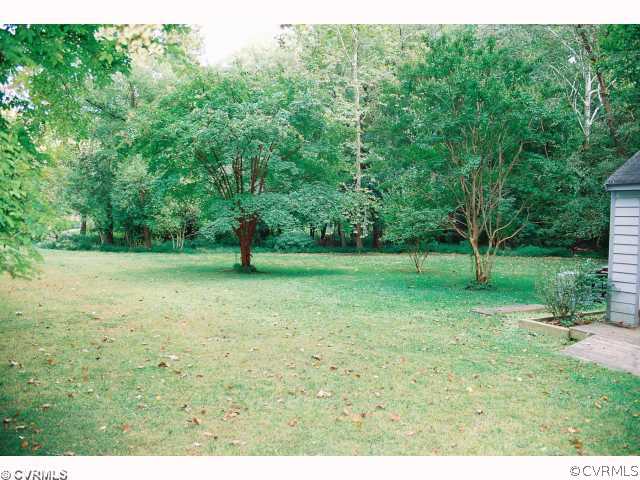 Yard/Garden - Beautiful property with Lake Cheroke