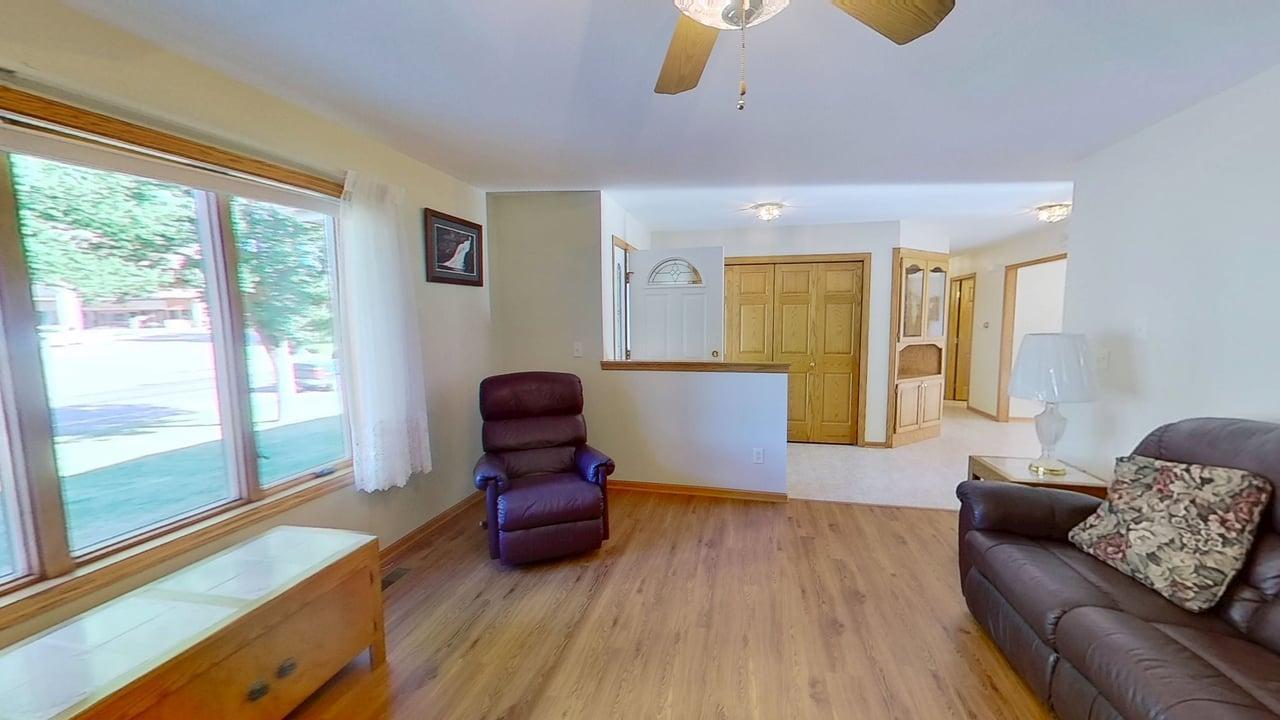 401 South Bruce Street Marshall, MN 56258 - Photo 6 of 45