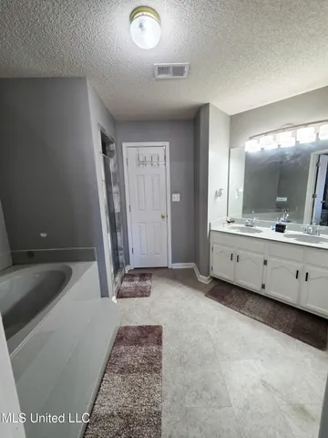 $289,500 | 7370 Fox Glen Drive, Olive Branch, MS 38654