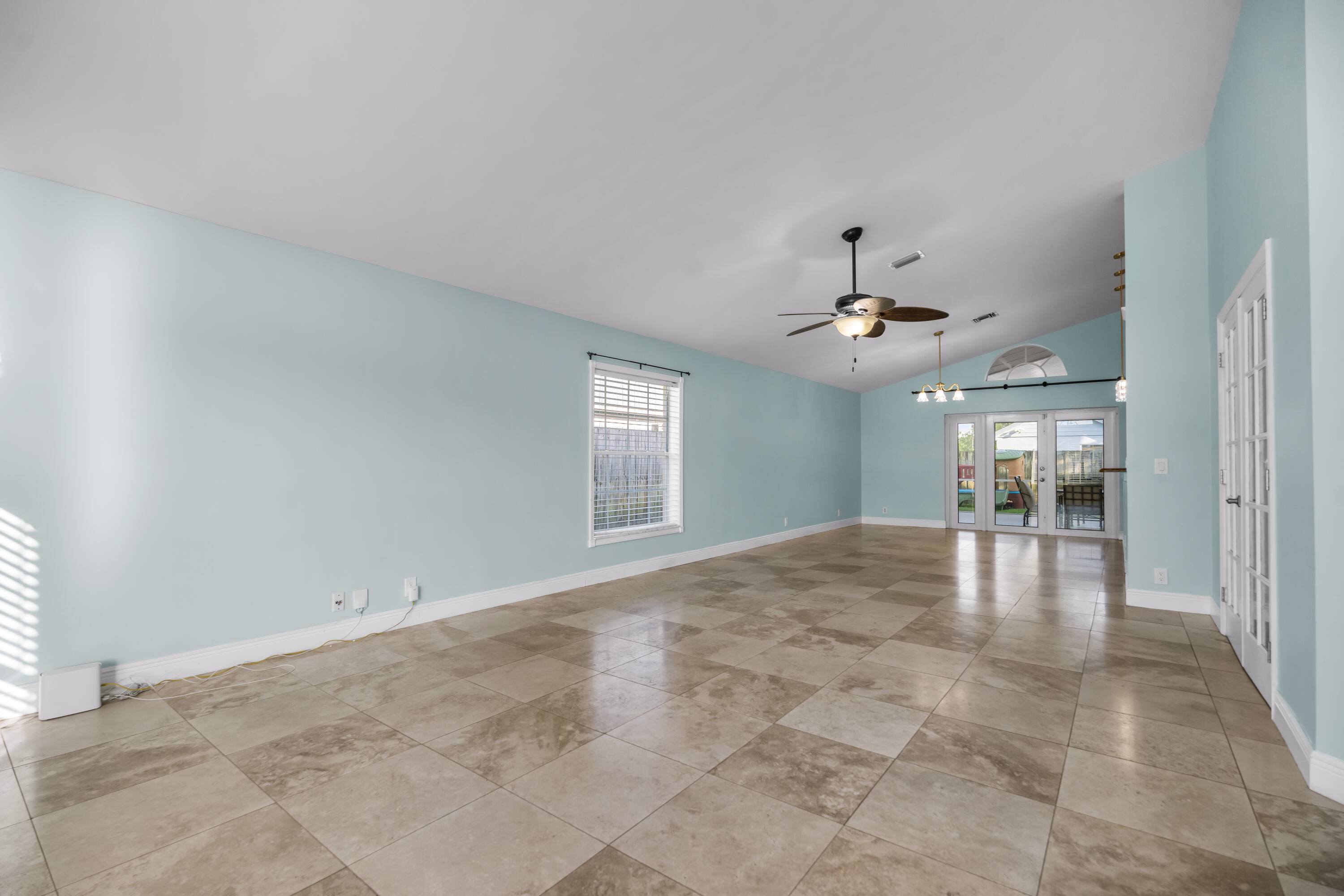 6118 Pompano Street Jupiter, FL 33458 - Photo 9 of 43 DSC03167