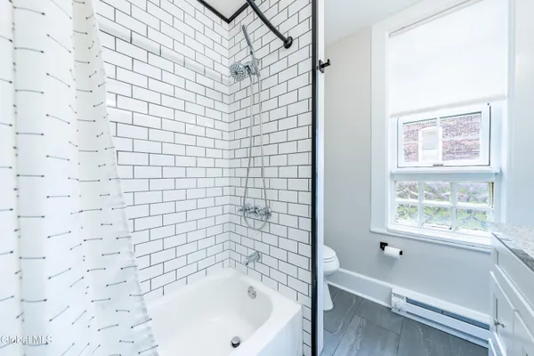 $1,950 | 323 2nd Street, Unit 1, Troy, NY 12180