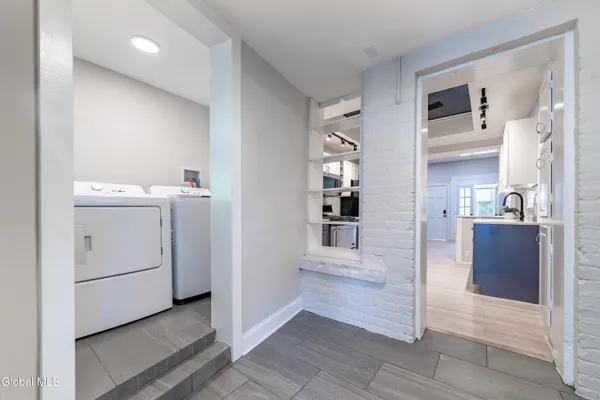 $1,950 | 323 2nd Street, Unit 1, Troy, NY 12180