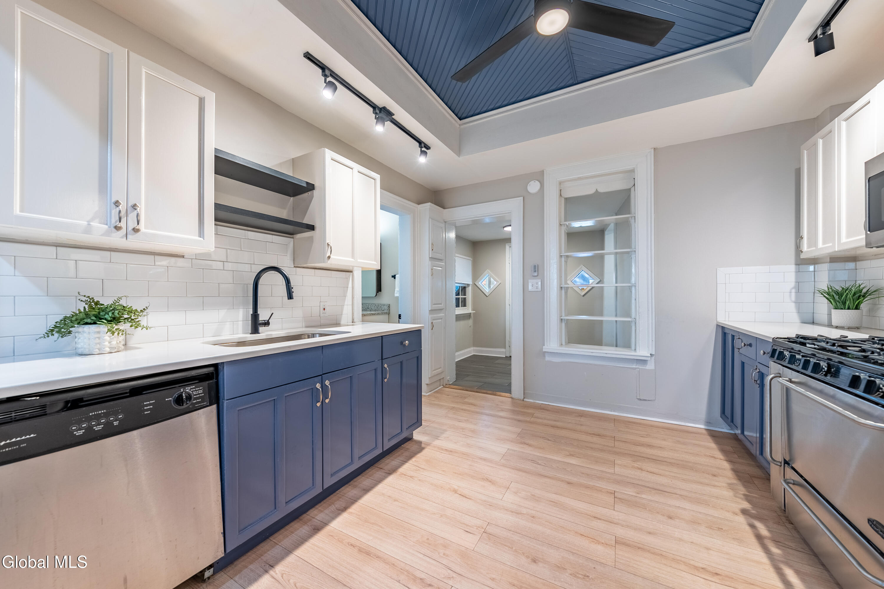 323 2nd Street, Unit 1 Troy, NY 12180 - Photo 9 of 21 DSC00469-HDR