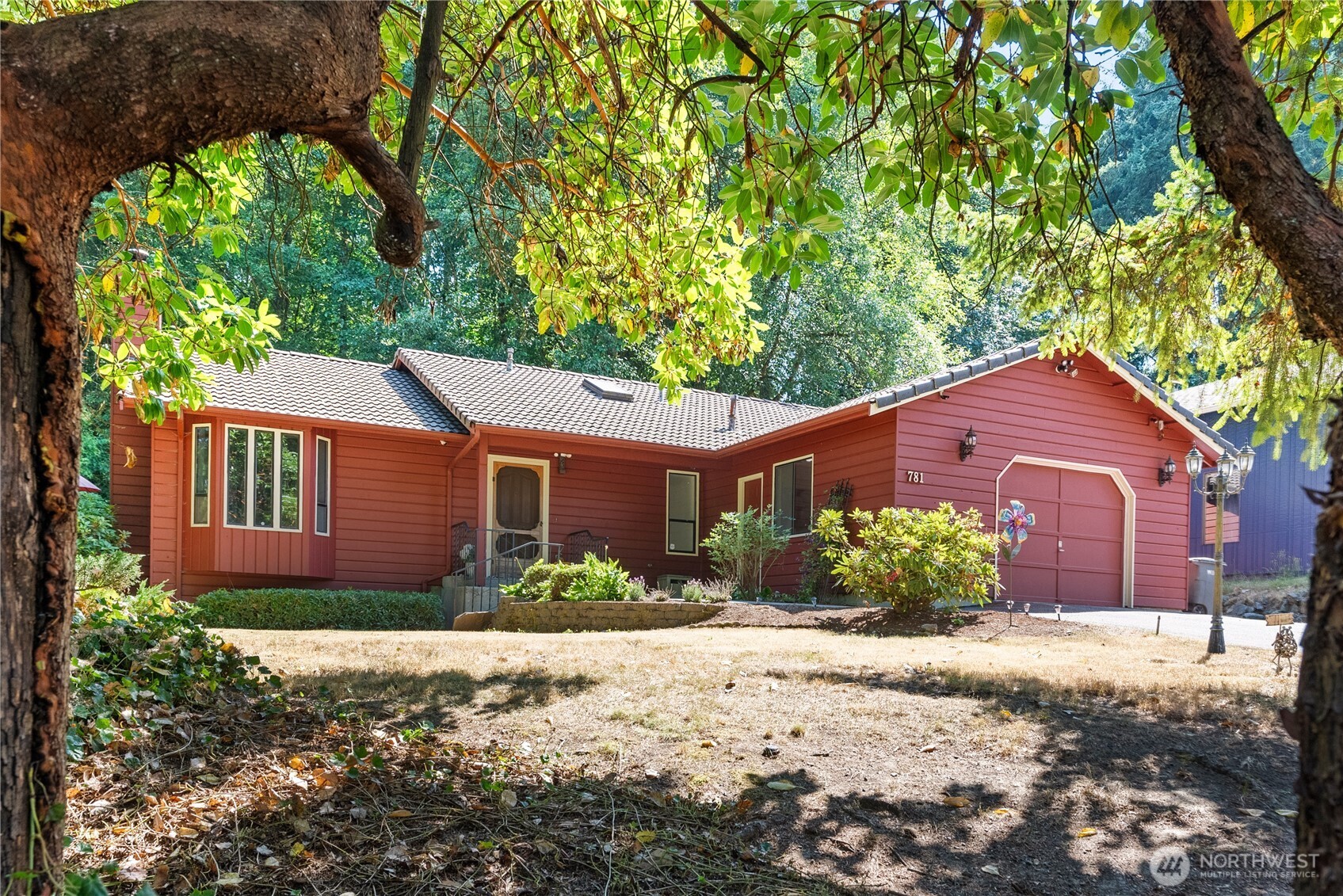 781 Northeast Woods Pl  