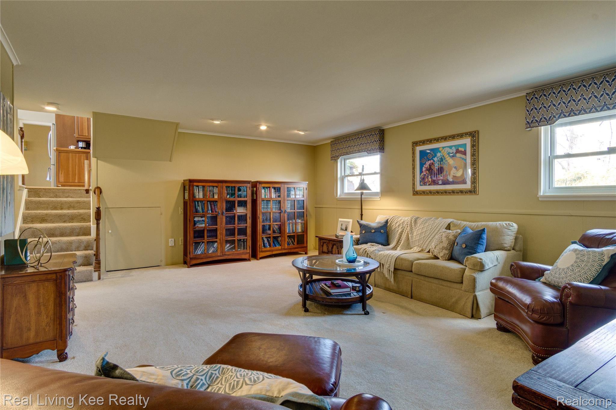 136 East Maryknoll Road Rochester, MI 48309 - Photo 22 of 42 Interiors (24 of 39).jpg