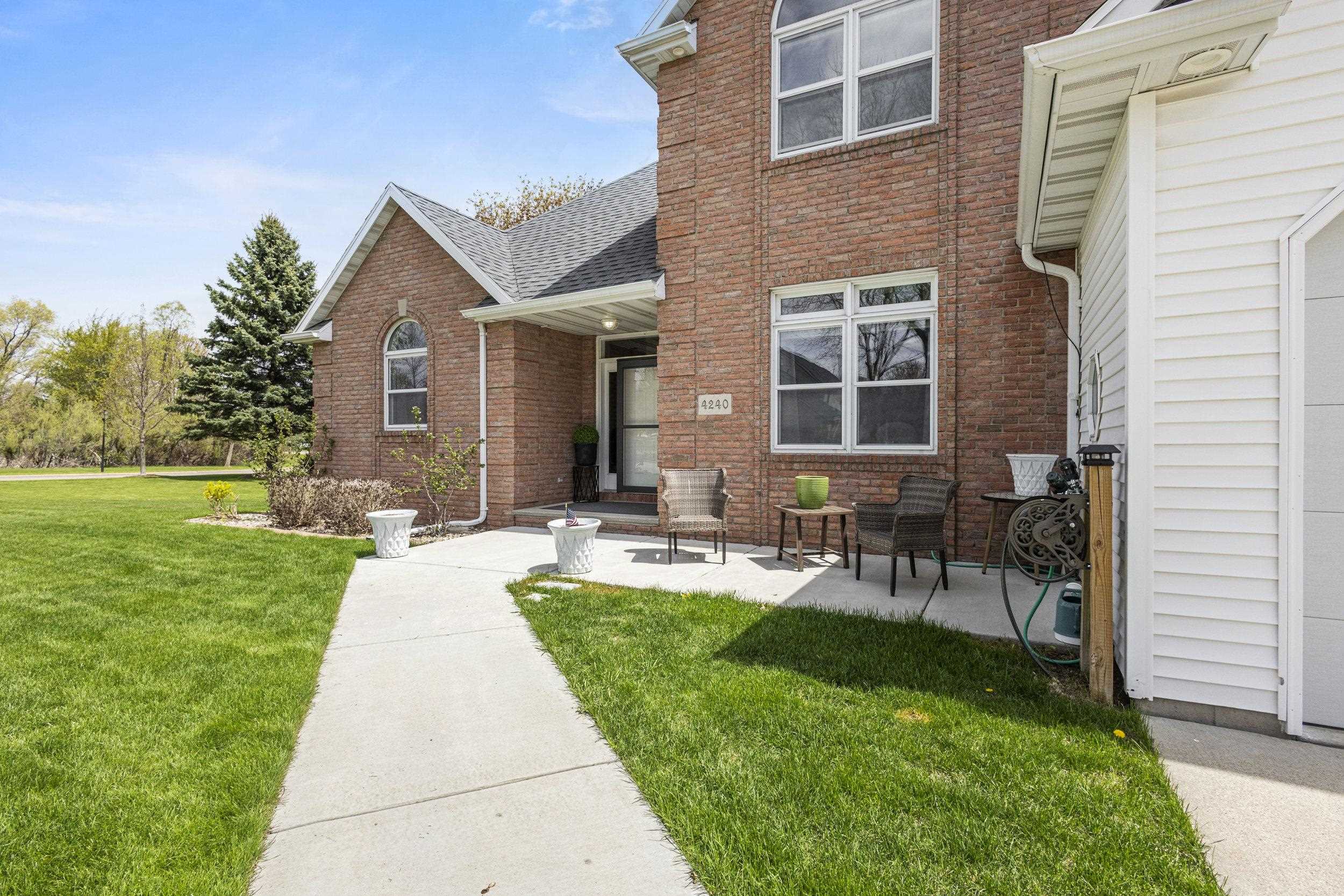 4240 North Wedgewood Drive Appleton, WI 54913 - Photo 2 of 55