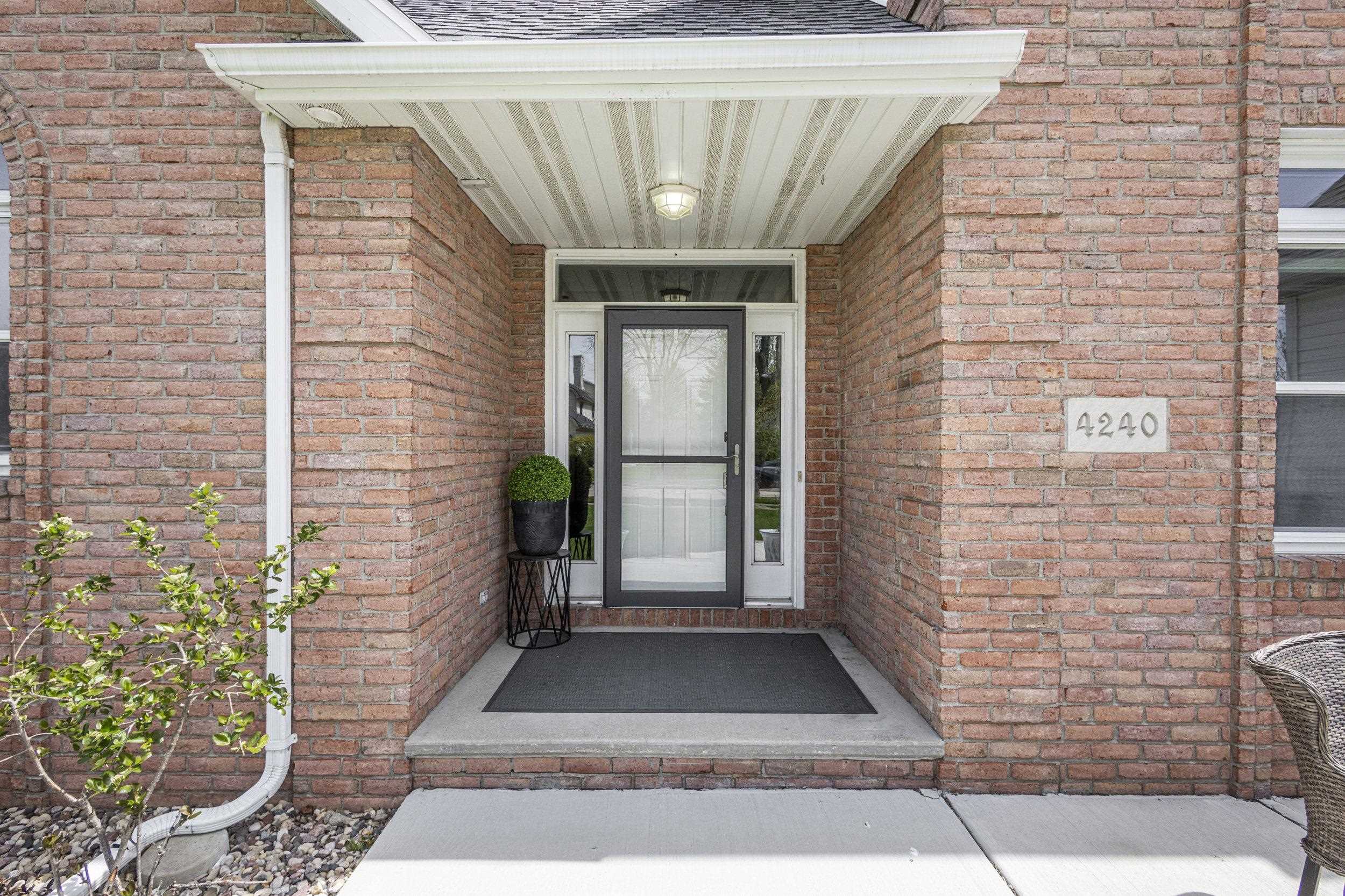 4240 North Wedgewood Drive Appleton, WI 54913 - Photo 4 of 55
