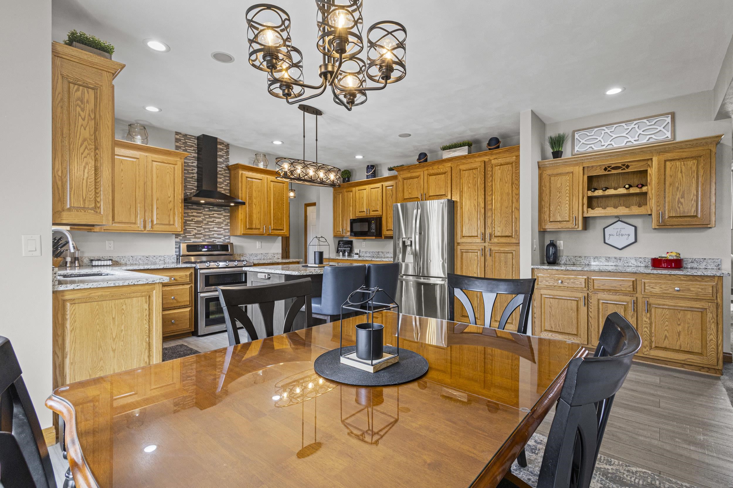 4240 North Wedgewood Drive Appleton, WI 54913 - Photo 5 of 55