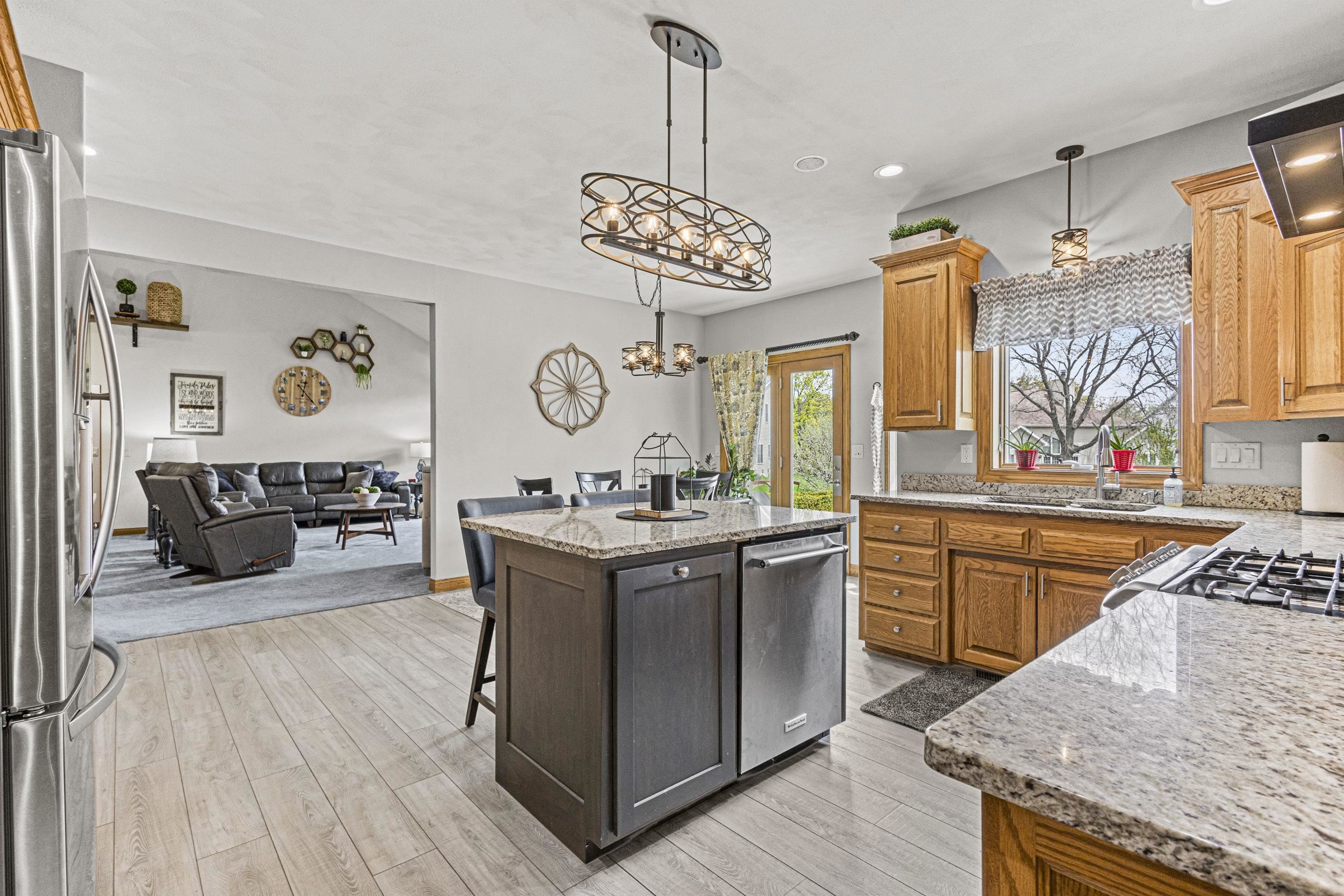 4240 North Wedgewood Drive Appleton, WI 54913 - Photo 7 of 55