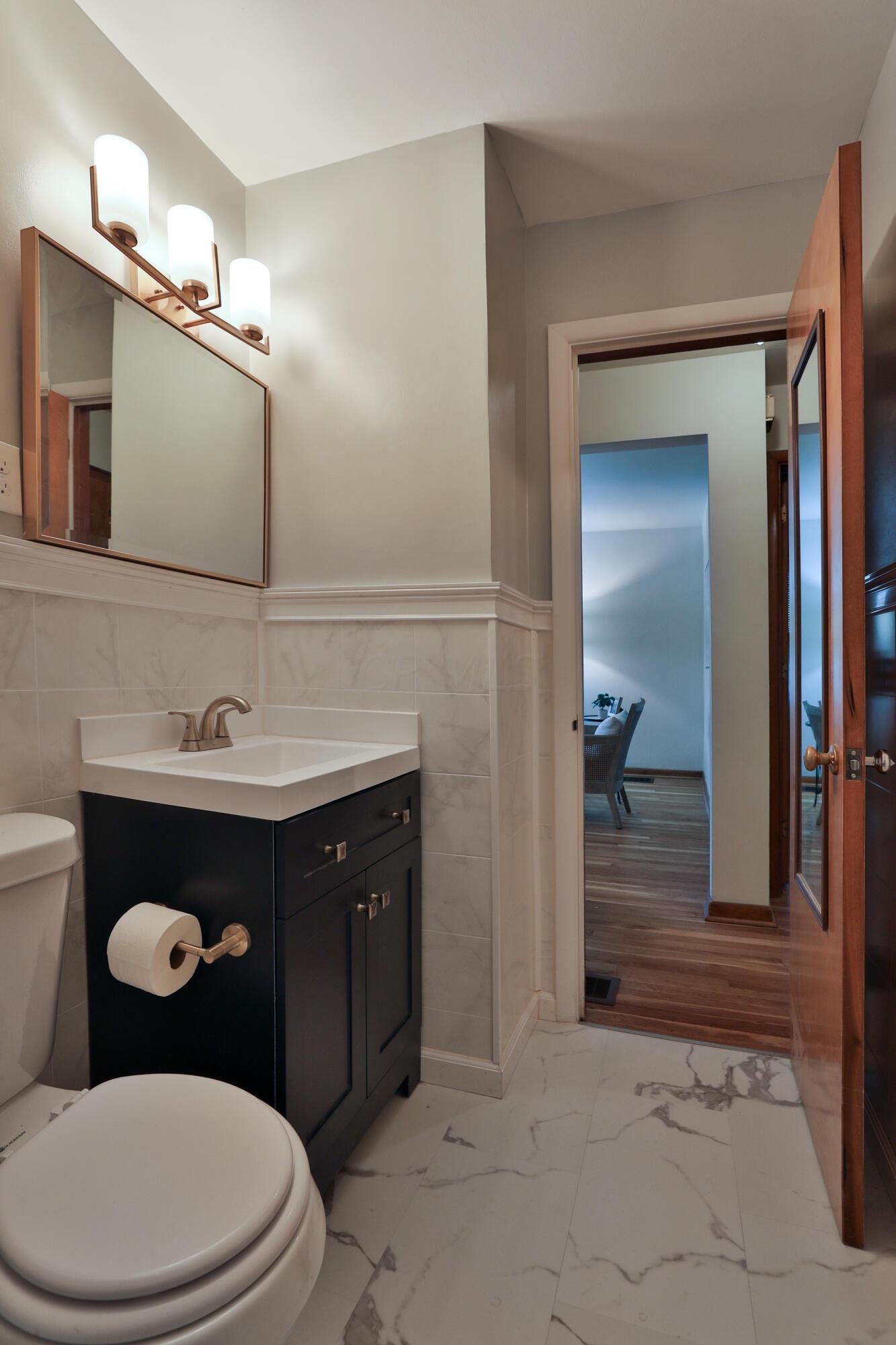 645 Morse Road Columbus, OH 43214 - Photo 21 of 41 Full Bath