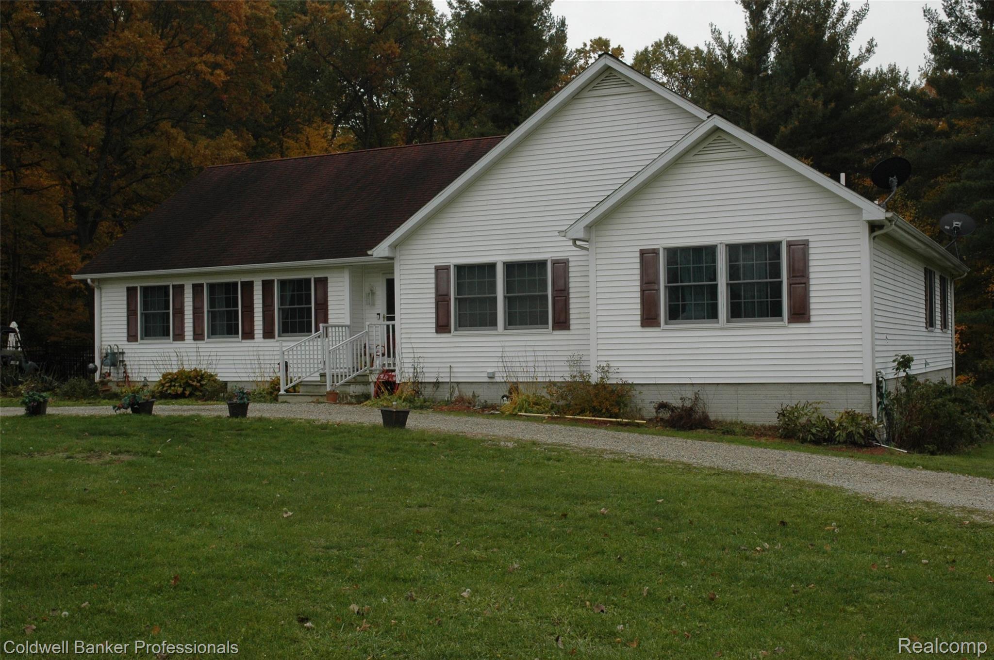 3661 North Lapeer Road Lapeer, MI 48446 - Photo 1 of 28 002.JPG