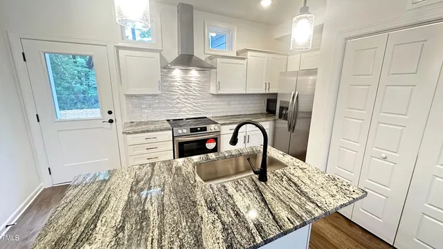 $1,595 | 3800 Marcom Street, Unit 103, Raleigh, NC 27606