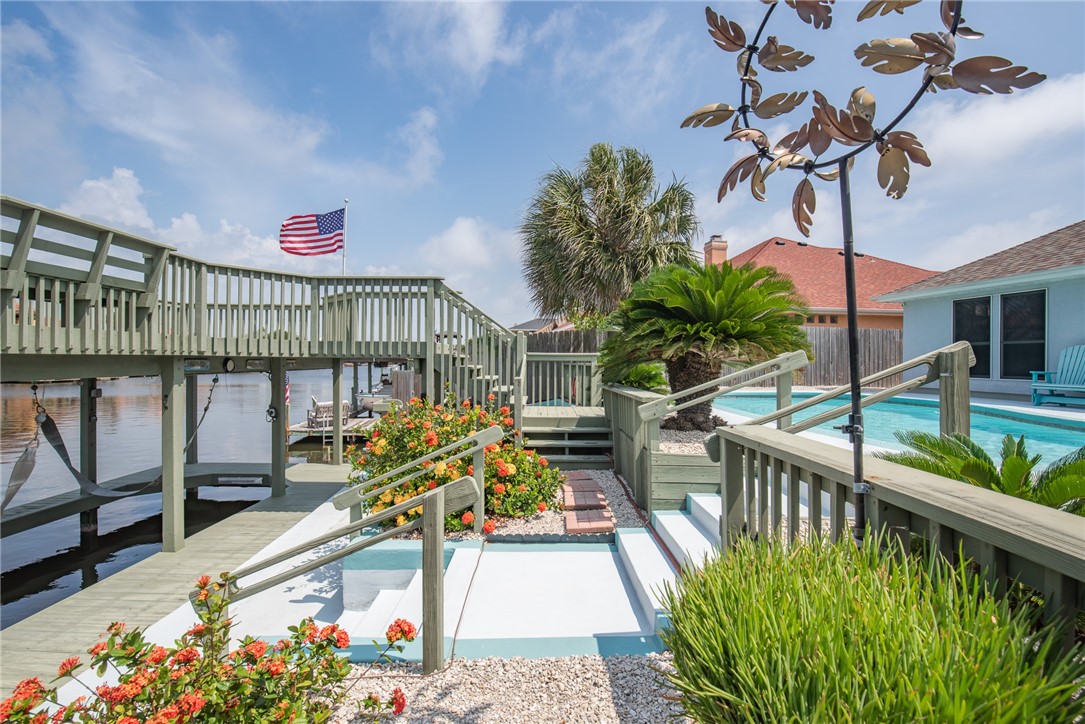 15969 Punta Espada Loop Corpus Christi, TX 78418 - Photo 26 of 40 Top deck.