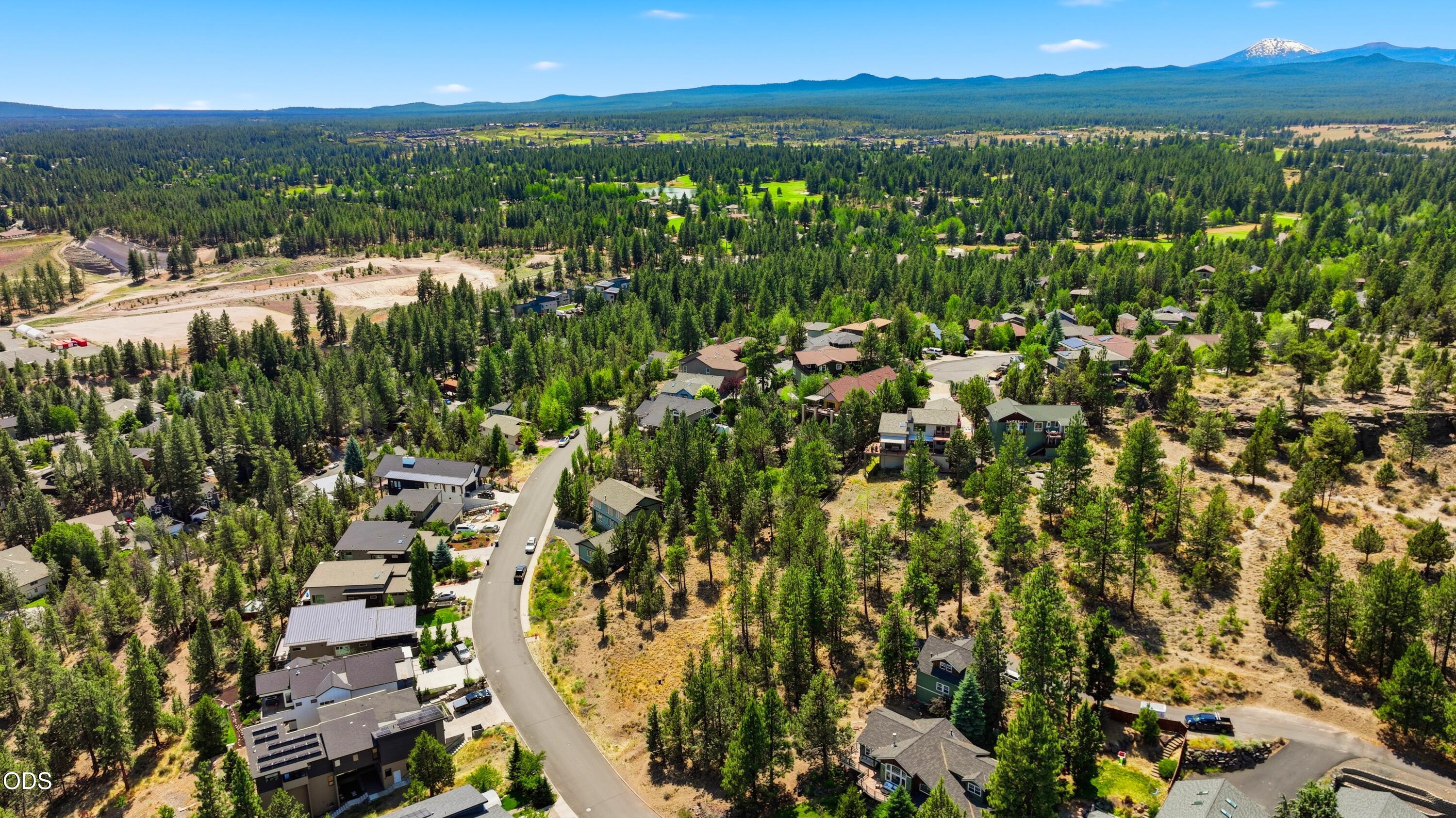 1738 Southwest Troon Avenue Bend, OR 97702 - Photo 19 of 38