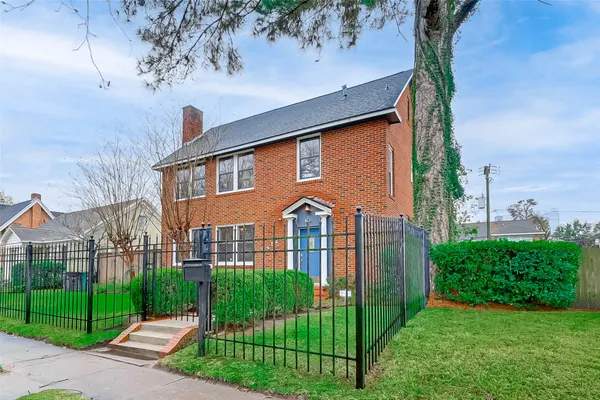 $3,250 | 2412 Oakdale Street, Houston, TX 77004