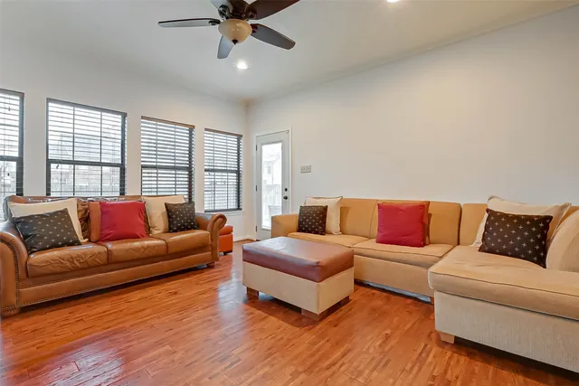 $3,250 | 2412 Oakdale Street, Houston, TX 77004