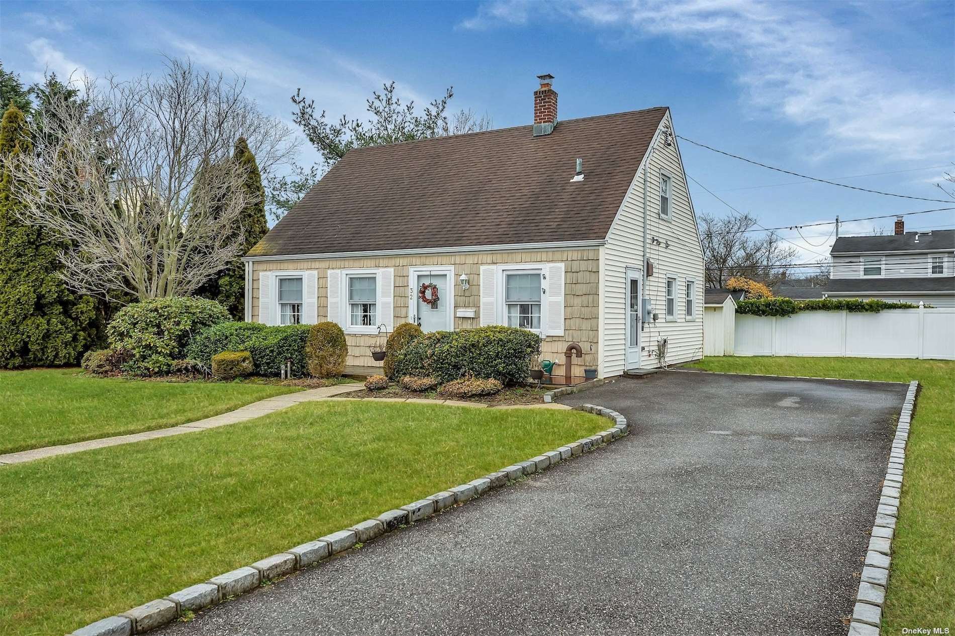 32 Curve Lane, Levittown, NY 11756 Compass