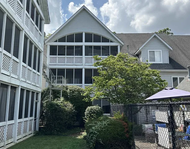 $165,000 | 1264 South College Mall Road, Bloomington, IN 47401