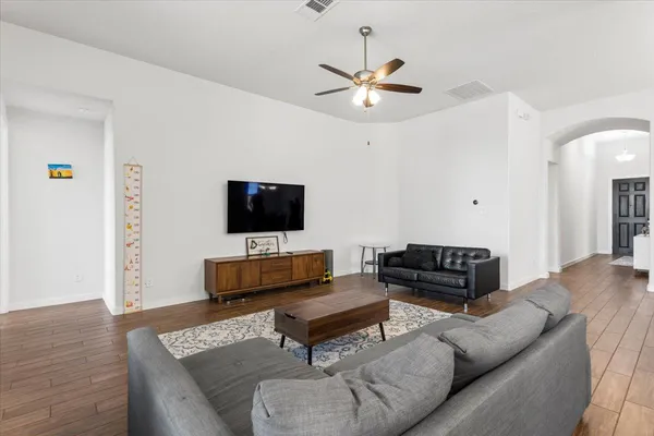 $2,400 | 849 Whitetail Drive, Round Rock, TX 78681