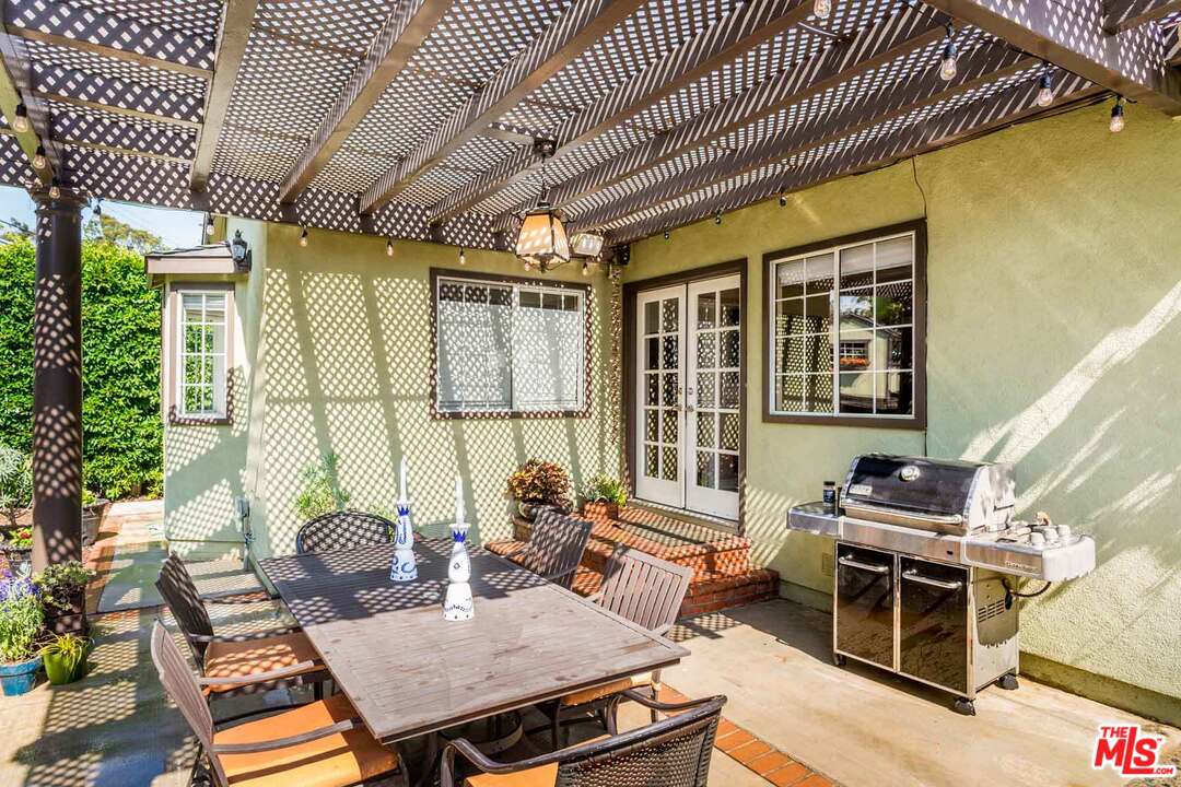 7418 Midfield Avenue Los Angeles, CA 90045 - Photo 20 of 28 a outdoor living space with furniture