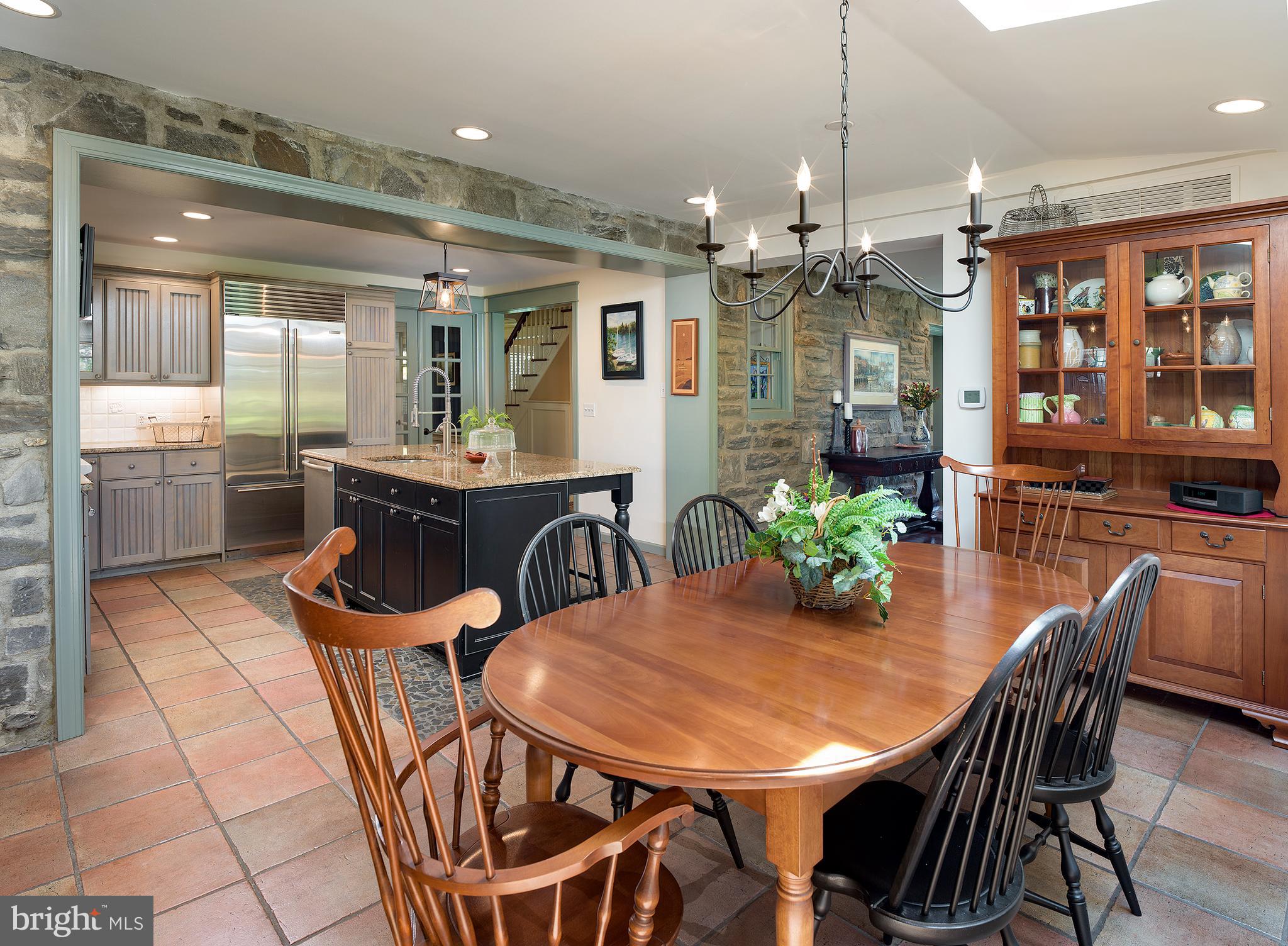 512 Atterbury Road Villanova, PA 19085 - Photo 7 of 31 Kitchen & Breakfast Room
