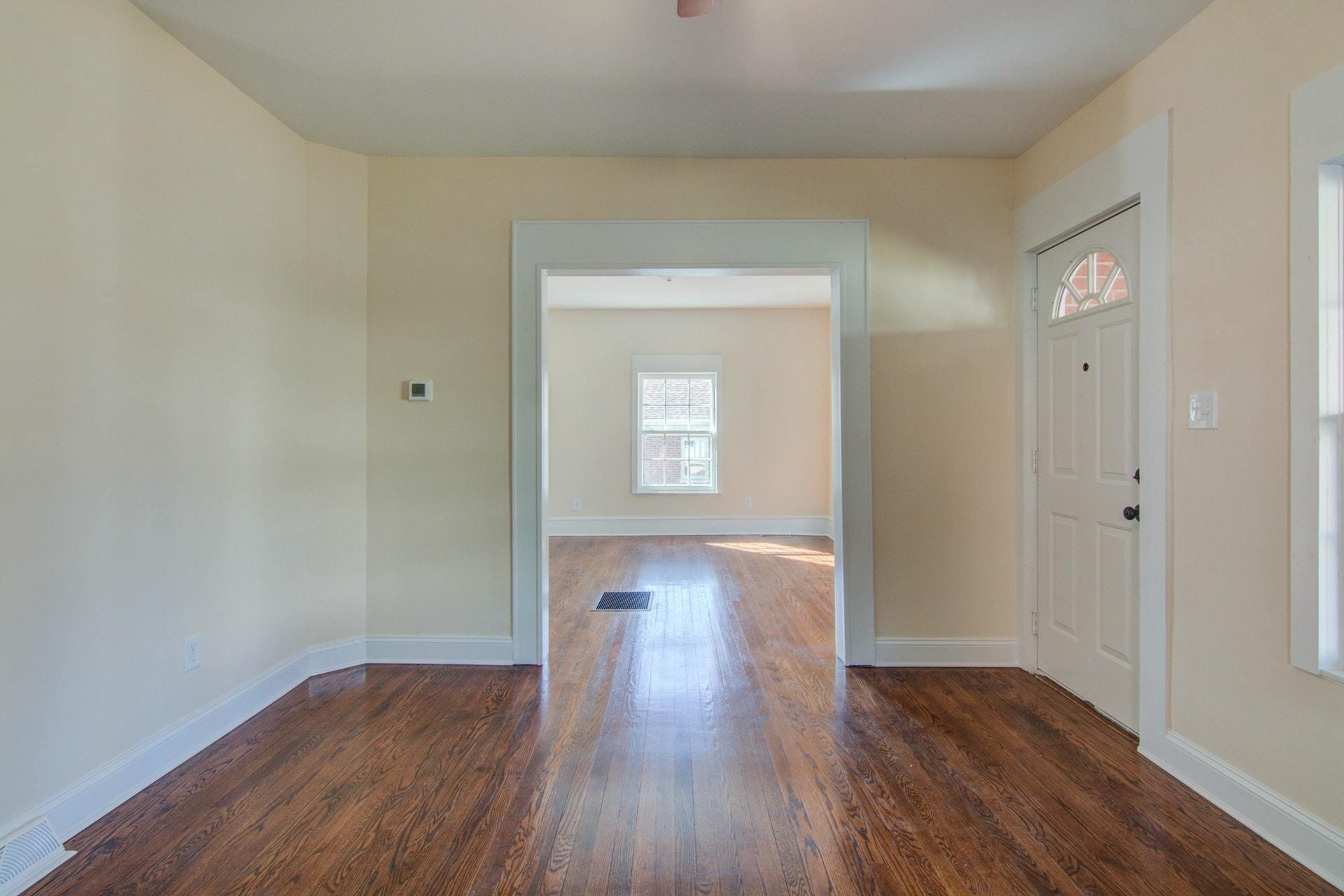 1363 Thomason Road Southeast Roanoke, VA 24014 - Photo 3 of 19 002-262671-IMG_1963_4_5_6_7_6045498
