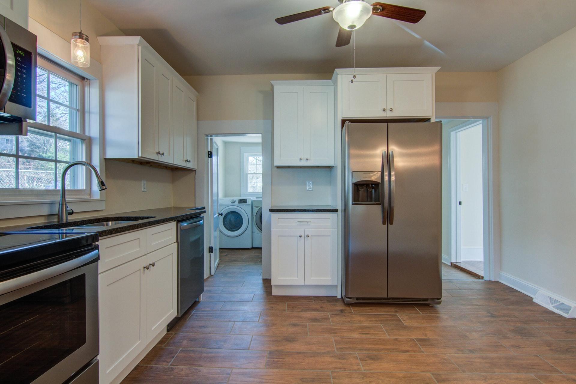 1363 Thomason Road Southeast Roanoke, VA 24014 - Photo 6 of 19 005-262671-IMG_1983_4_5_6_7_6045501