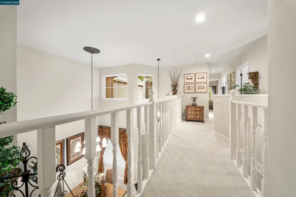 a view of an entryway with workspace