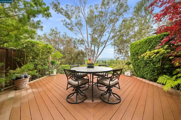 a view of an outdoor space