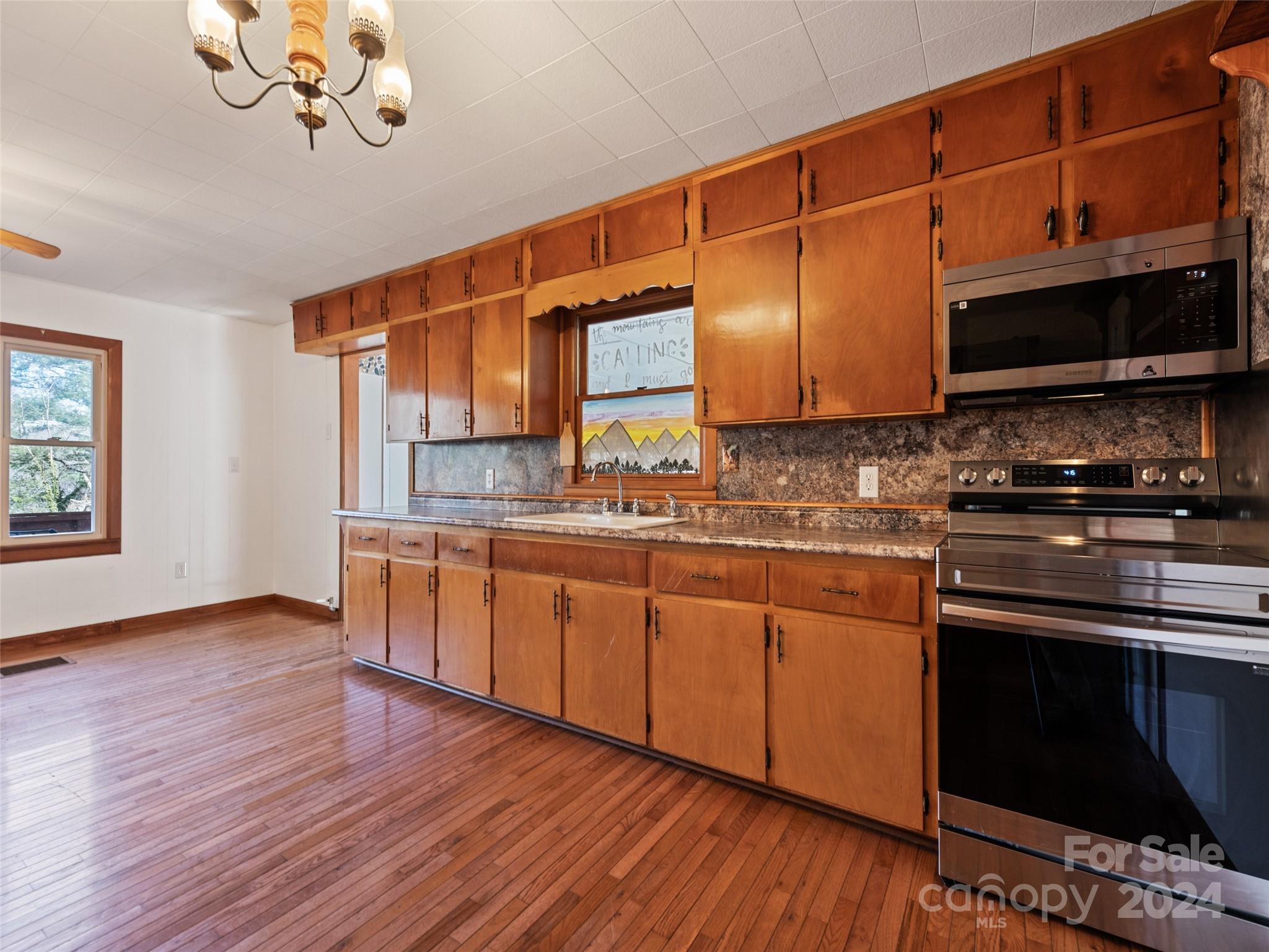 142 Dirt Road Sylva, NC 28779 - Photo 12 of 25 Gallery Image 12