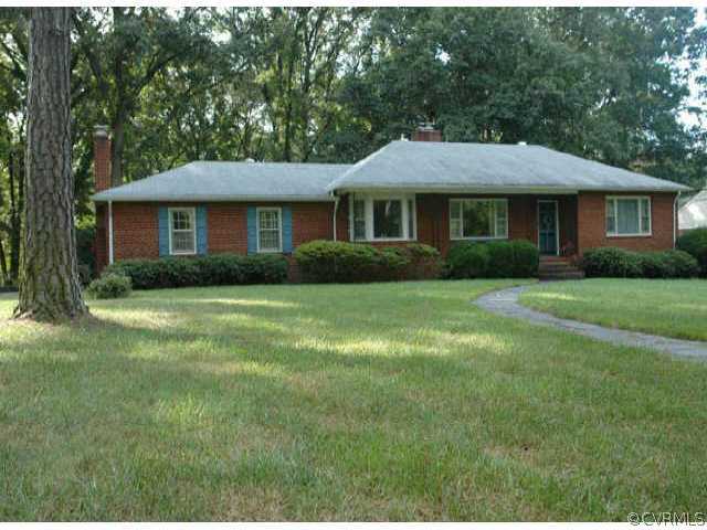 7703 Wood Road Richmond, VA 23229 - Photo 1 of 1 Exterior Front - From the street